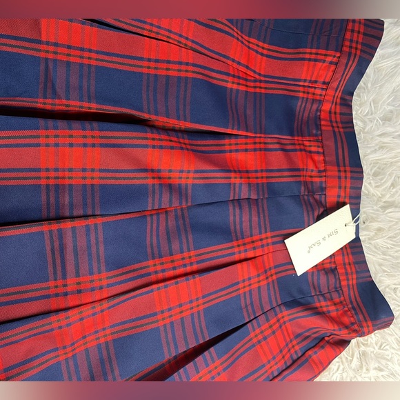 Pleated Skirt 💕 NEW - Picture 3 of 9